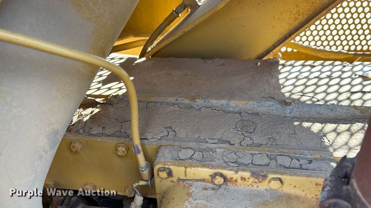 image for item ED2392 1998 Caterpillar D6M XL dozer