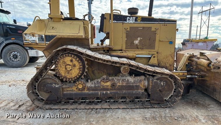 image for item ED2392 1998 Caterpillar D6M XL dozer