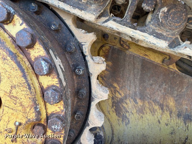 image for item ED2392 1998 Caterpillar D6M XL dozer