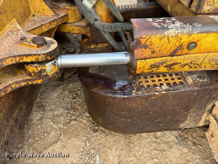 image for item ED2392 1998 Caterpillar D6M XL dozer