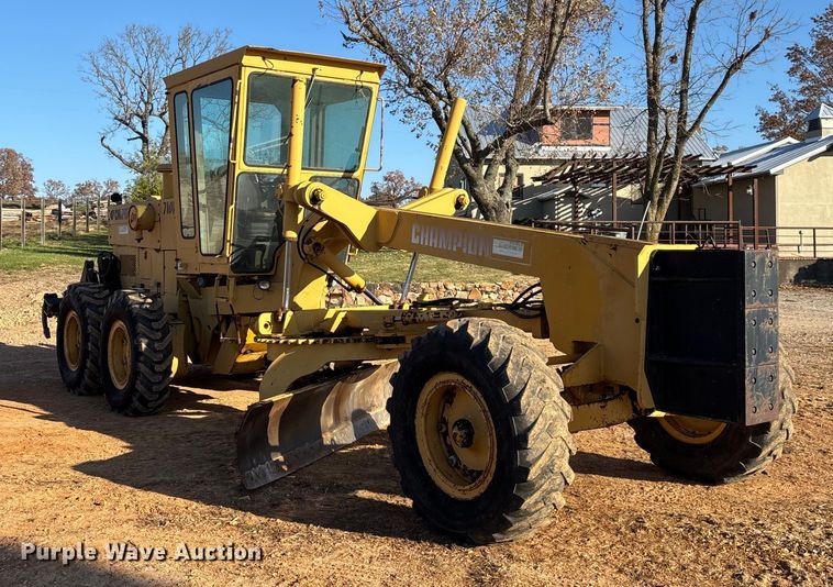 MOTOCONFORMADORA CHAMPION 710A 1988