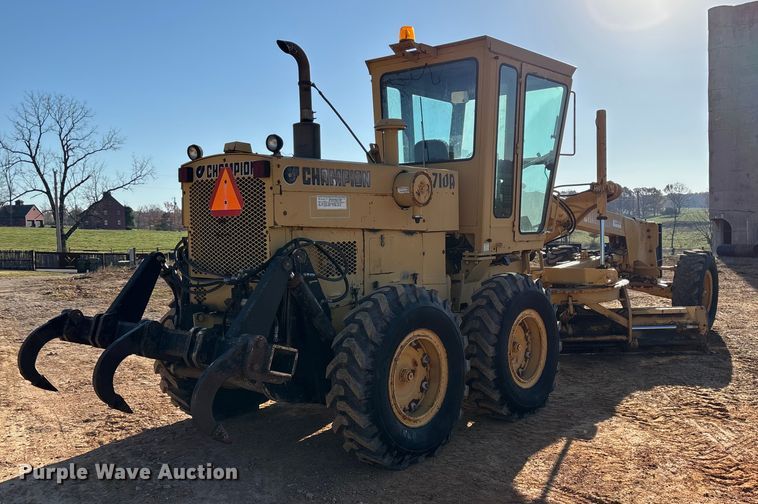 MOTOCONFORMADORA CHAMPION 710A 1988