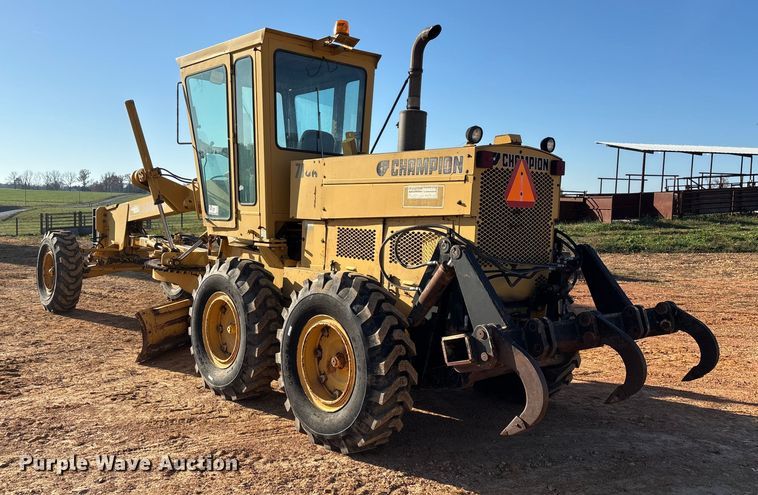 image for item ED2393 1988 Champion 710A motor grader