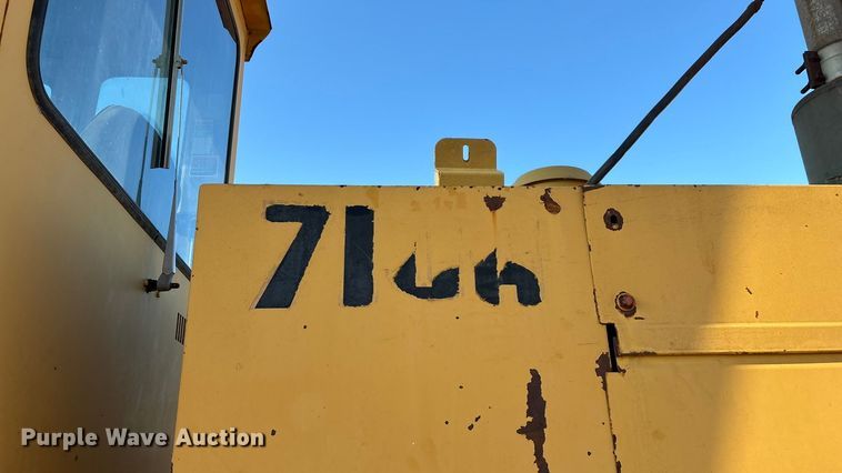 image for item ED2393 1988 Champion 710A motor grader