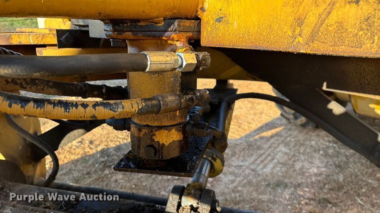 image for item ED2393 1988 Champion 710A motor grader