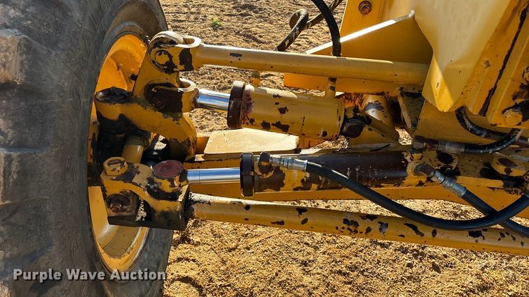 image for item ED2393 1988 Champion 710A motor grader