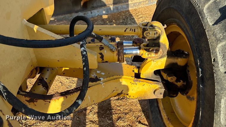 image for item ED2393 1988 Champion 710A motor grader