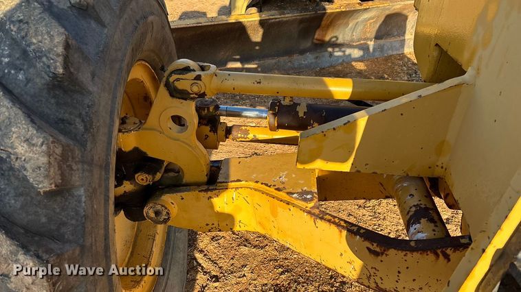 image for item ED2393 1988 Champion 710A motor grader