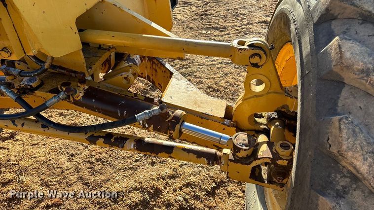 image for item ED2393 1988 Champion 710A motor grader