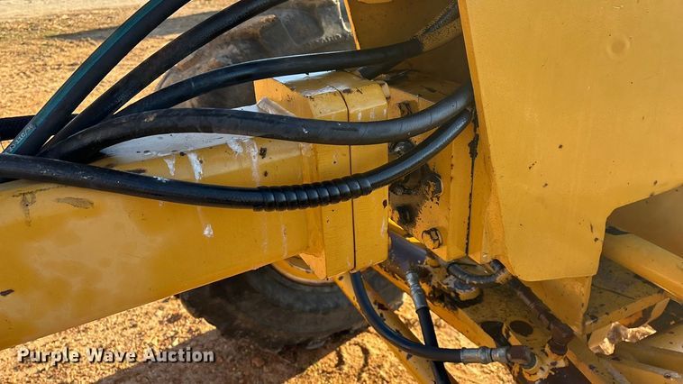 image for item ED2393 1988 Champion 710A motor grader