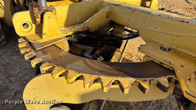 image for item ED2393 1988 Champion 710A motor grader