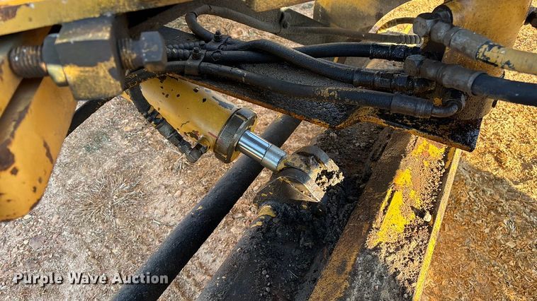 image for item ED2393 1988 Champion 710A motor grader