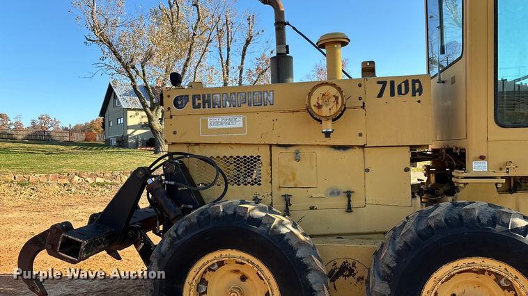 image for item ED2393 1988 Champion 710A motor grader