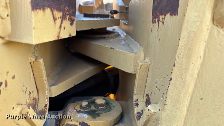 image for item ED2393 1988 Champion 710A motor grader