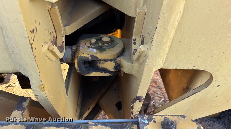 image for item ED2393 1988 Champion 710A motor grader