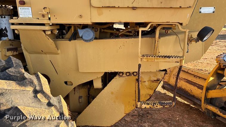 image for item ED2393 1988 Champion 710A motor grader