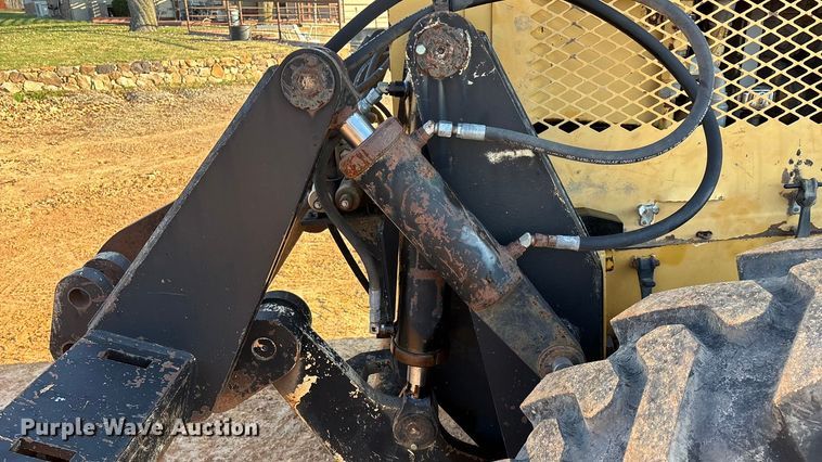 image for item ED2393 1988 Champion 710A motor grader