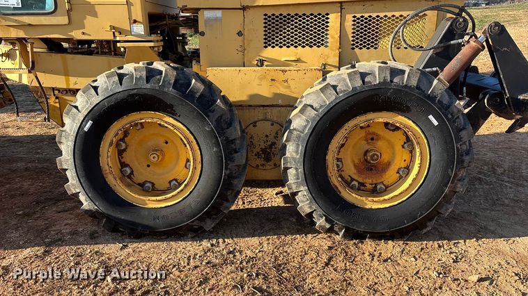 image for item ED2393 1988 Champion 710A motor grader