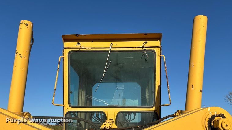 image for item ED2393 1988 Champion 710A motor grader