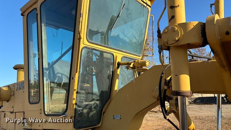 image for item ED2393 1988 Champion 710A motor grader