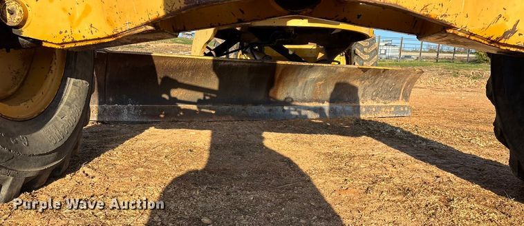 image for item ED2393 1988 Champion 710A motor grader