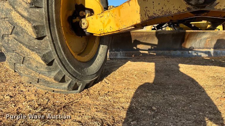 image for item ED2393 1988 Champion 710A motor grader