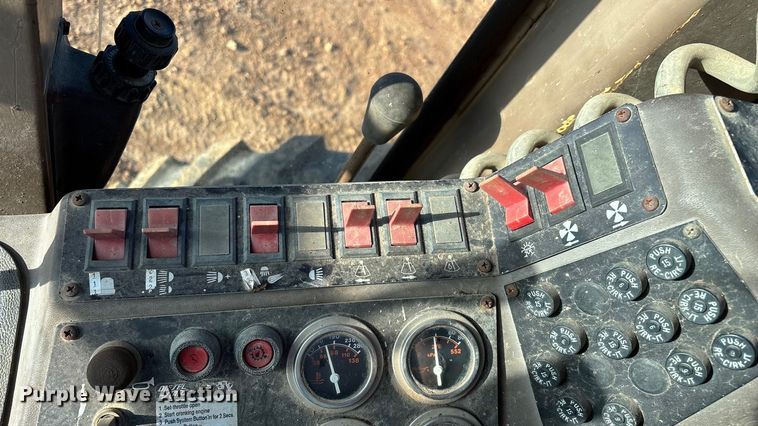 image for item ED2393 1988 Champion 710A motor grader