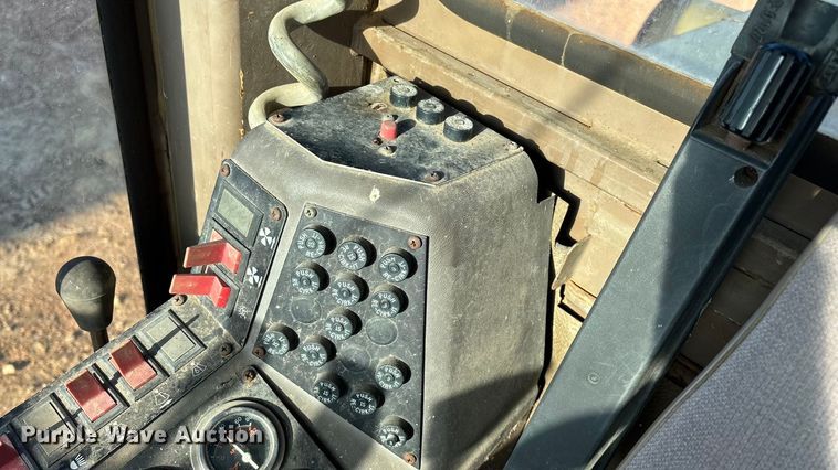 image for item ED2393 1988 Champion 710A motor grader