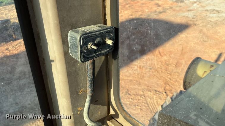 image for item ED2393 1988 Champion 710A motor grader