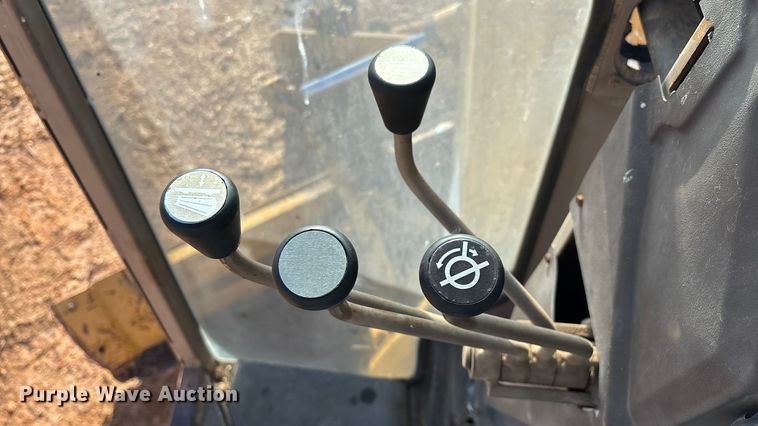 image for item ED2393 1988 Champion 710A motor grader