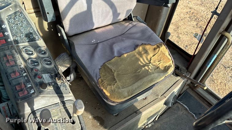 image for item ED2393 1988 Champion 710A motor grader