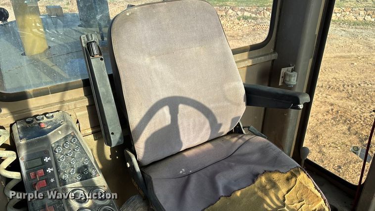 image for item ED2393 1988 Champion 710A motor grader