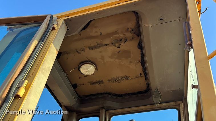 image for item ED2393 1988 Champion 710A motor grader