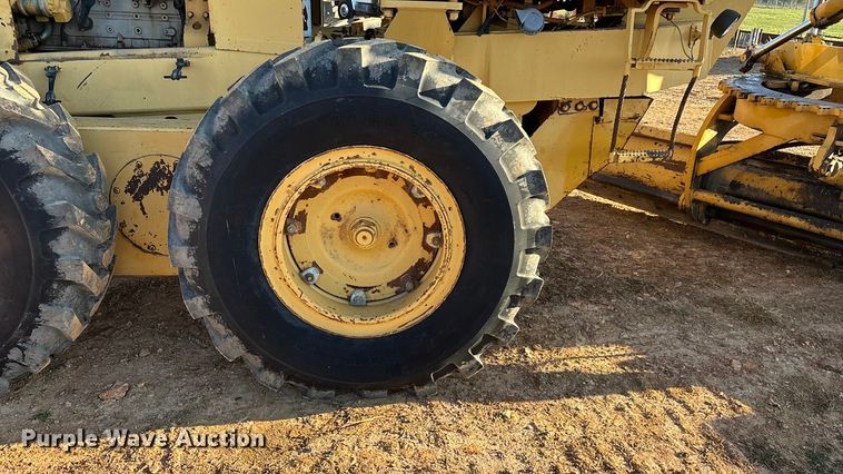 image for item ED2393 1988 Champion 710A motor grader
