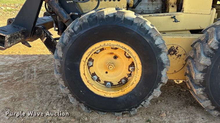 image for item ED2393 1988 Champion 710A motor grader