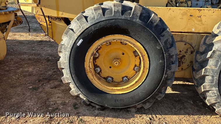 image for item ED2393 1988 Champion 710A motor grader