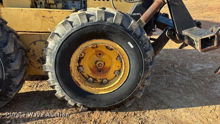 image for item ED2393 1988 Champion 710A motor grader