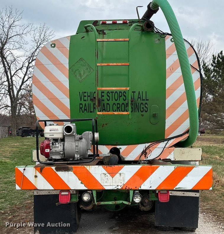 image for item ED2399 1988 Ford 8000 tank truck