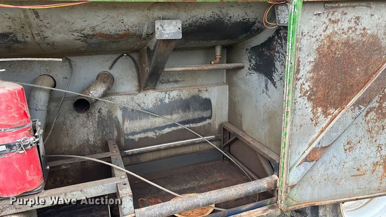 image for item ED2399 1988 Ford 8000 tank truck