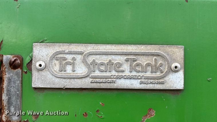 image for item ED2399 1988 Ford 8000 tank truck
