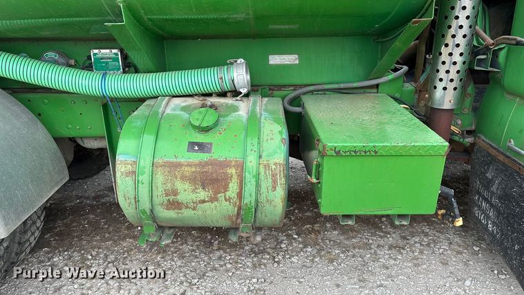 image for item ED2399 1988 Ford 8000 tank truck