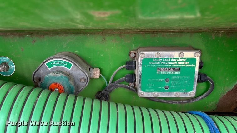 image for item ED2399 1988 Ford 8000 tank truck