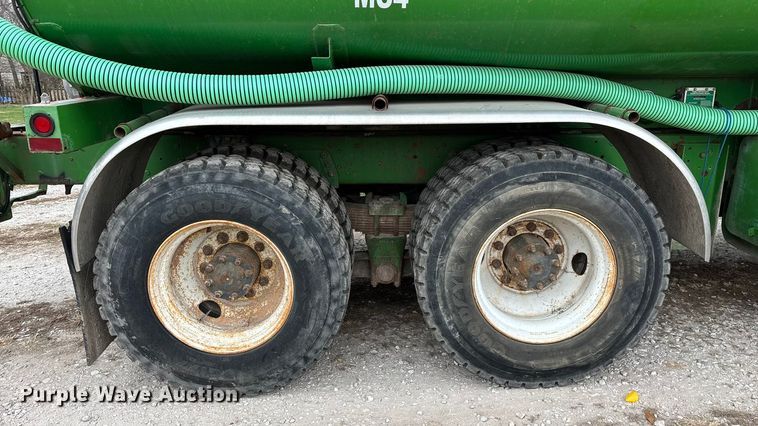 image for item ED2399 1988 Ford 8000 tank truck