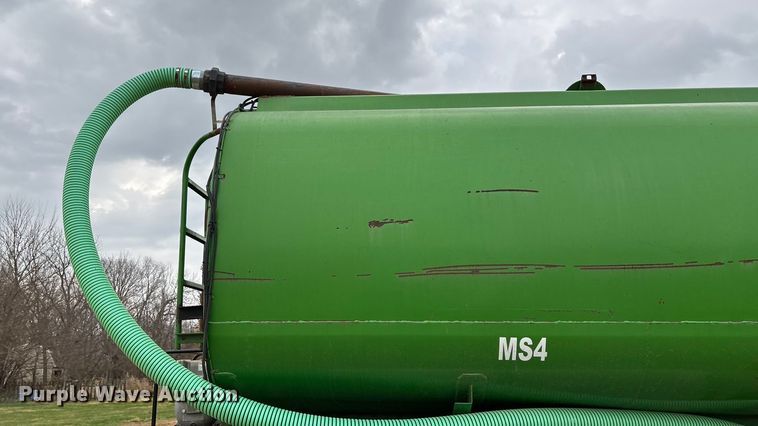 image for item ED2399 1988 Ford 8000 tank truck