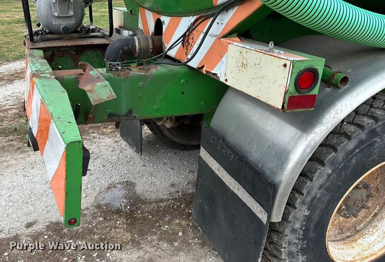 image for item ED2399 1988 Ford 8000 tank truck