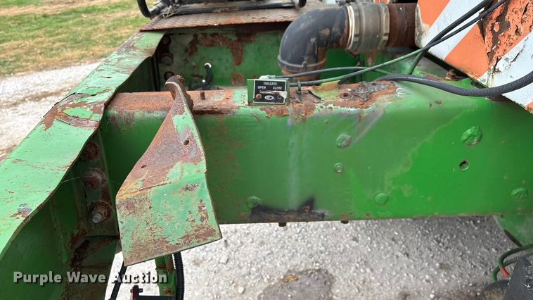 image for item ED2399 1988 Ford 8000 tank truck