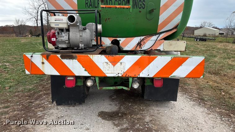 image for item ED2399 1988 Ford 8000 tank truck