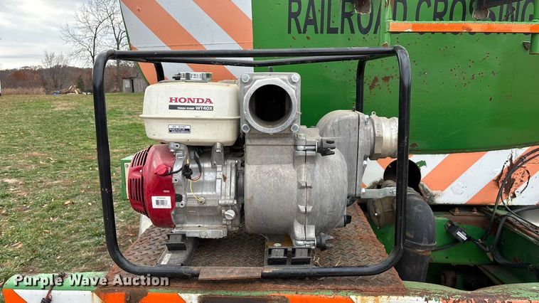 image for item ED2399 1988 Ford 8000 tank truck