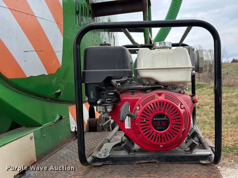 image for item ED2399 1988 Ford 8000 tank truck