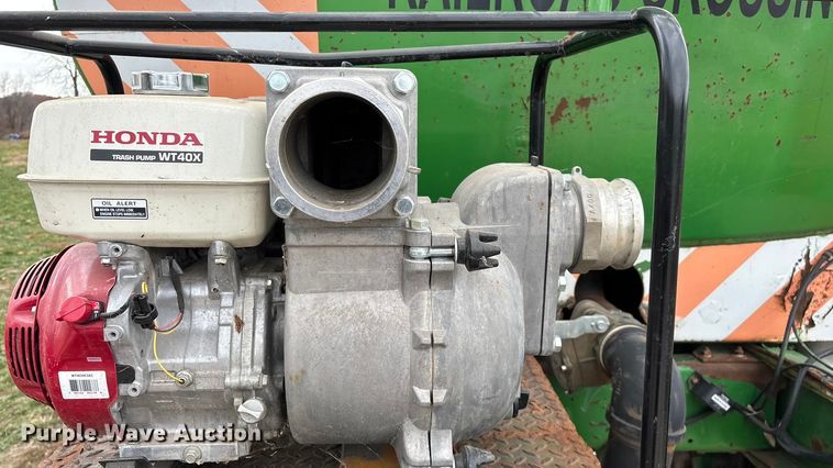 image for item ED2399 1988 Ford 8000 tank truck